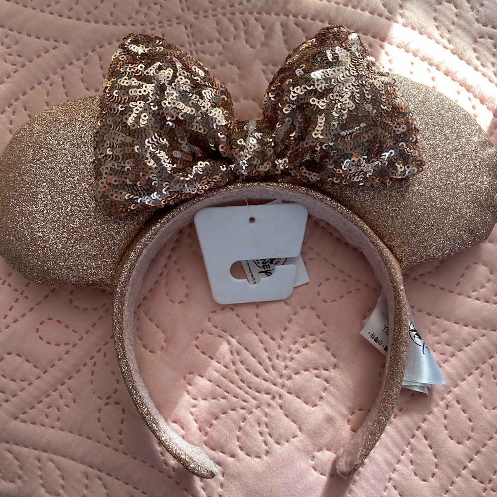 Brand New Rose Gold Minnie Mouse Ears